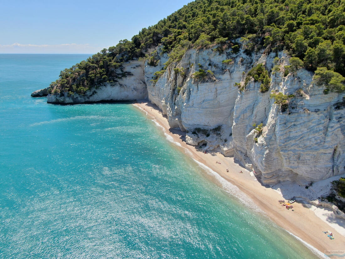 Baia dei Faraglioni