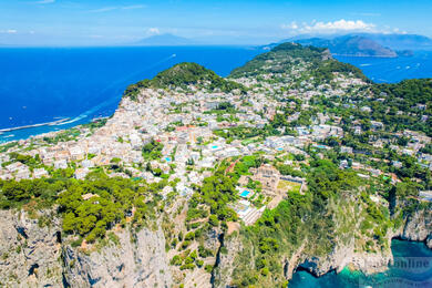 Der Zauber von Capri: Geschichte, Luxus und Naturschönheiten