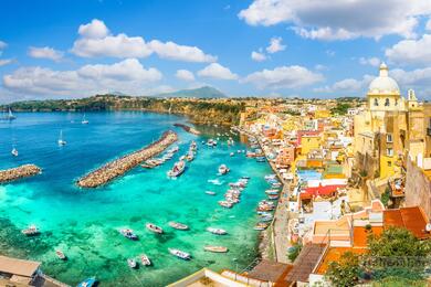 Procida, un'isola colorata nel Golfo di Napoli