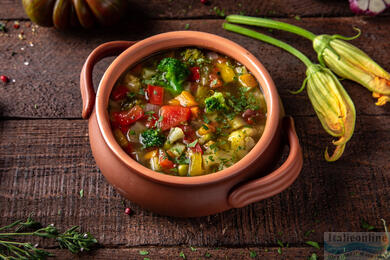 Italiensk minestrone-suppe