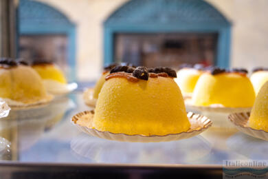 Polenta e Osei, en historisk dessert fra Bergamo