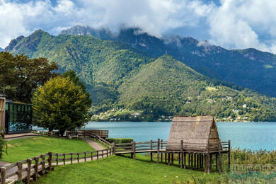 Palafitti sul Lago di Ledro