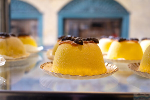 Polenta e Osei, en historisk dessert fra Bergamo