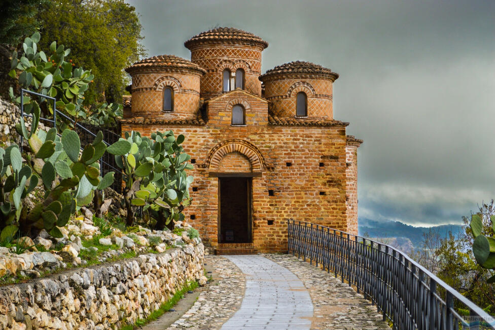 Ein kleiner Tempel mit einer großen Geschichte. La Cattolica