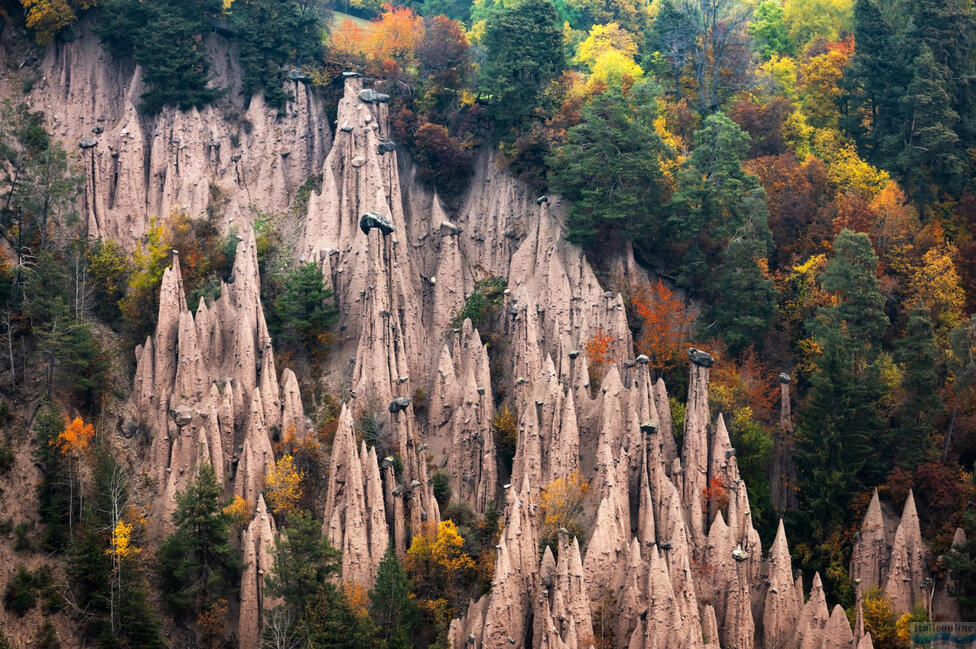 La meravigliosa opera della natura: le piramidi della Terra