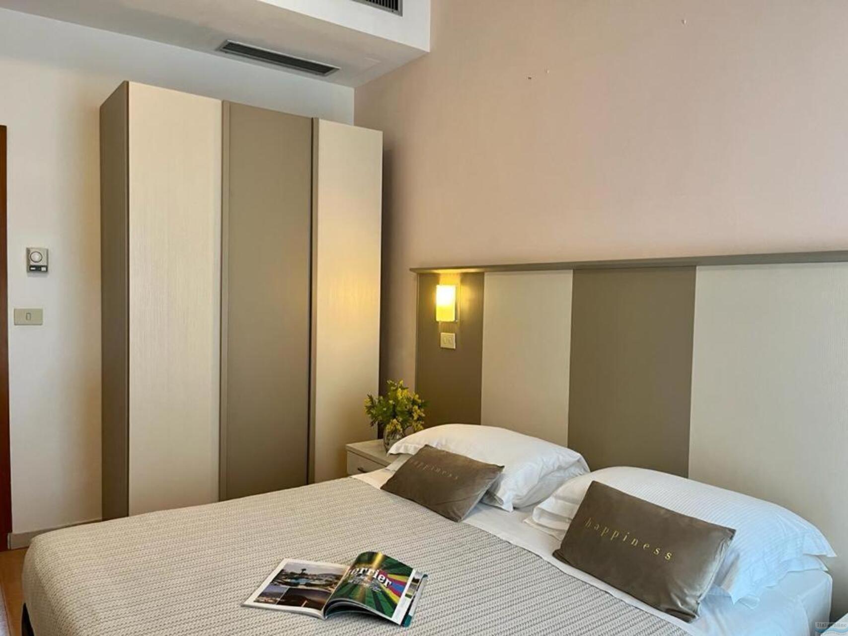 Hotel Aura Living Rimini Marina centro Италия - ItalieOnline