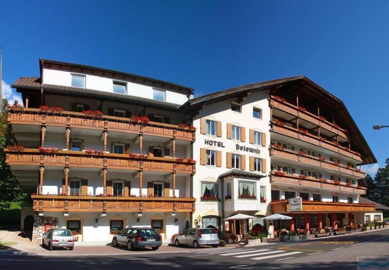 Hotel Dolomiti Sèn Jan di Fassa